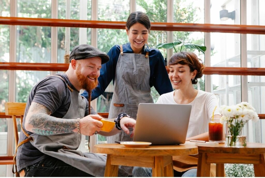 Strategi meningkatkan profit margin bisnis kafe