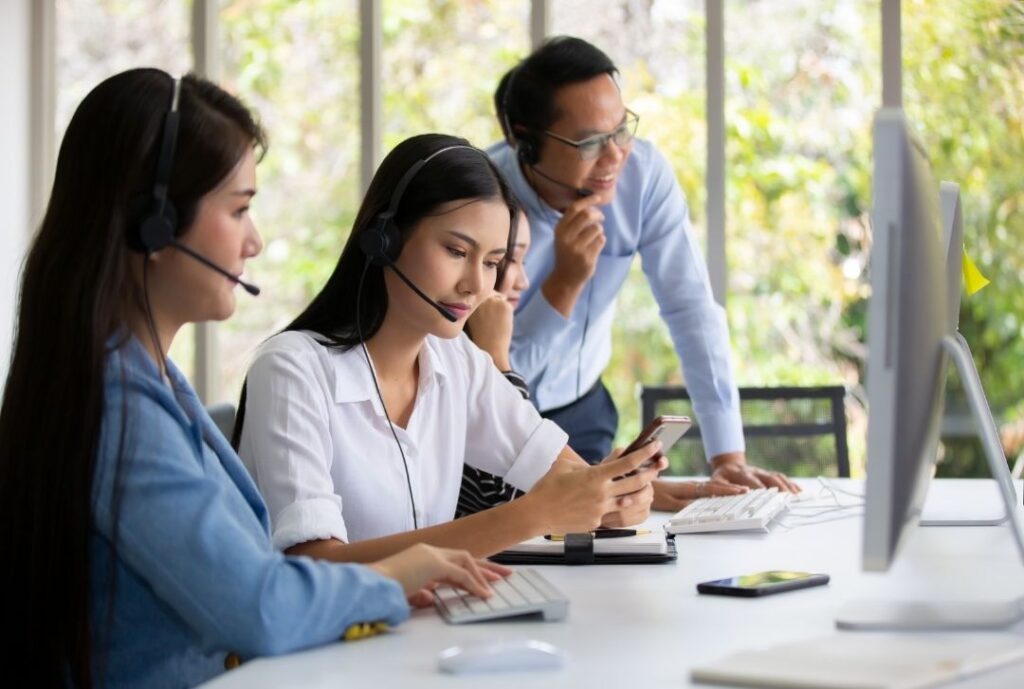 Ilustrasi customer support toko alat kasir di Pekanbaru